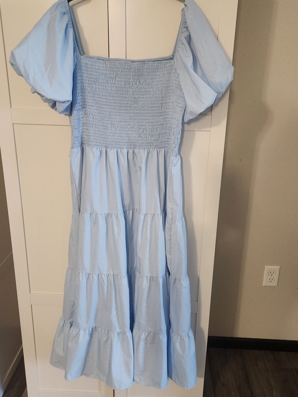 Light Blue Tiered Puff-Sleeve Women's Dress - Picture 2 of 2
